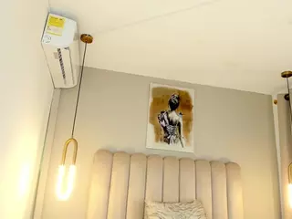 Lia-Angels's Live Sex Cam Show