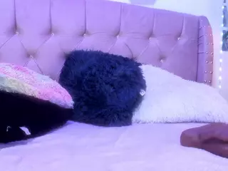ZoeHilton's Live Sex Cam Show