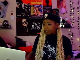 FunSized Doll's Live Sex Cam Show