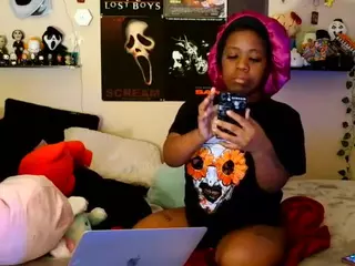 FunSized Doll's Live Sex Cam Show