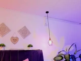 aihnoa-split's Live Sex Cam Show