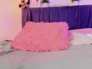 aihnoa-split's Live Sex Cam Show