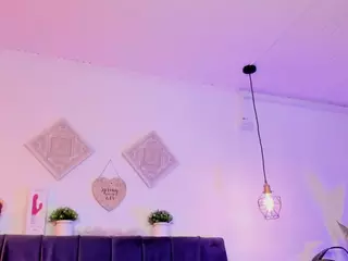 aihnoa-split's Live Sex Cam Show