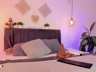 aihnoa-split's Live Sex Cam Show