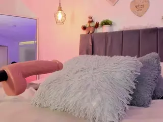 aihnoa-split's Live Sex Cam Show
