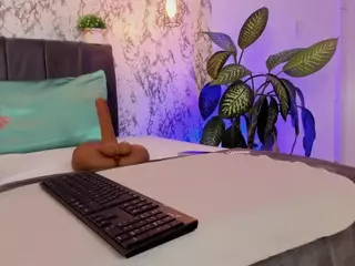 aihnoa-split's Live Sex Cam Show