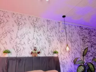 aihnoa-split's Live Sex Cam Show