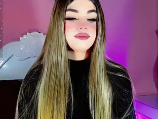 EvaaMooree's Live Sex Cam Show
