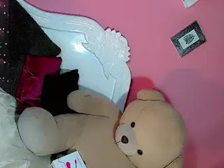 EvaaMooree's Live Sex Cam Show