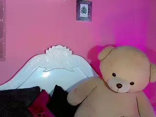 EvaaMooree's Live Sex Cam Show