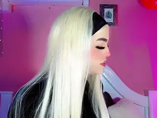 EvaaMooree's Live Sex Cam Show