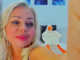 Miya-Kisss's Live Sex Cam Show