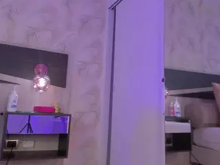 ..AriDelight..'s Live Sex Cam Show