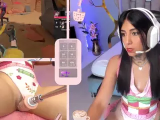 GreiceGames's Live Sex Cam Show