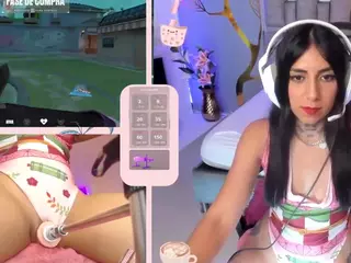 GreiceGames's Live Sex Cam Show