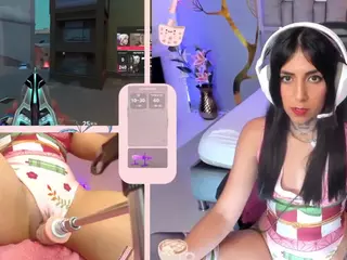 GreiceGames's Live Sex Cam Show