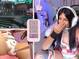 GreiceGames's Live Sex Cam Show