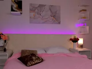 Hellen-Moore's Live Sex Cam Show