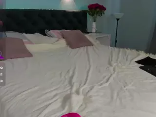 Hellen-Moore's Live Sex Cam Show