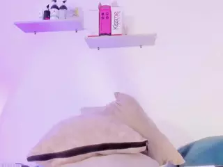 Kim-Baker2's Live Sex Cam Show
