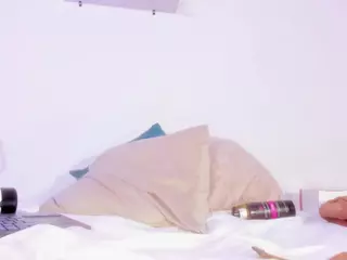 Kim-Baker2's Live Sex Cam Show