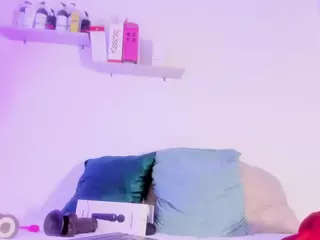 Kim-Baker2's Live Sex Cam Show