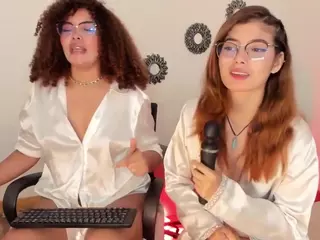NiaColussi's Live Sex Cam Show