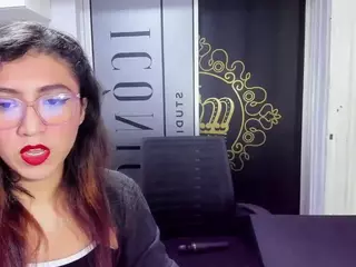 NiaColussi's Live Sex Cam Show