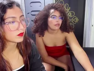 NiaColussi's Live Sex Cam Show