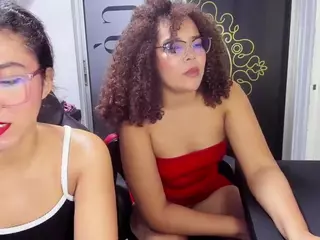 NiaColussi's Live Sex Cam Show