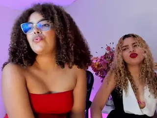 NiaColussi's Live Sex Cam Show
