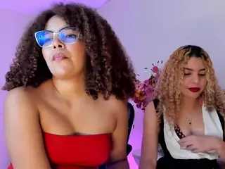 NiaColussi's Live Sex Cam Show