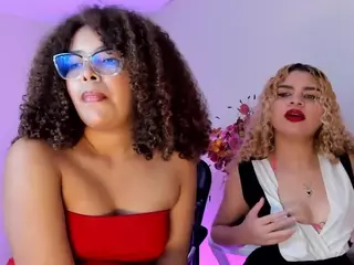 NiaColussi's Live Sex Cam Show