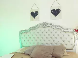 NiaColussi's Live Sex Cam Show