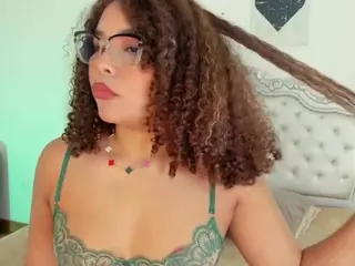 NiaColussi's Live Sex Cam Show