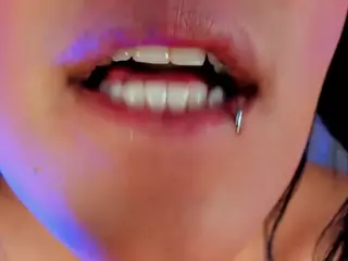Xia Phoenix's Live Sex Cam Show