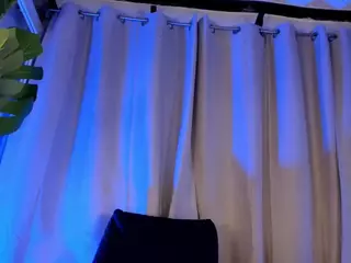 Xia Phoenix's Live Sex Cam Show