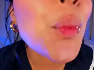 Xia Phoenix's Live Sex Cam Show