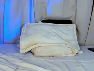 Xia Phoenix's Live Sex Cam Show
