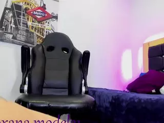 crystal-brubano's Live Sex Cam Show