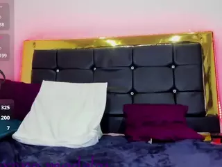 crystal-brubano's Live Sex Cam Show