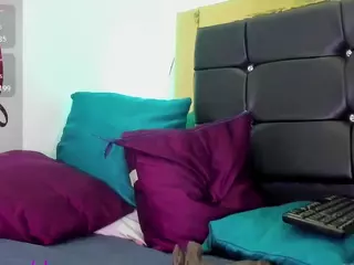 crystal-brubano's Live Sex Cam Show
