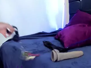crystal-brubano's Live Sex Cam Show