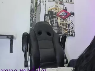 crystal-brubano's Live Sex Cam Show