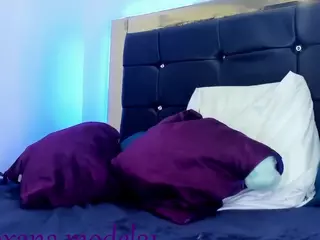 crystal-brubano's Live Sex Cam Show