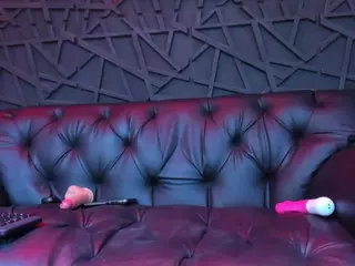 IvannaaKozlov's Live Sex Cam Show