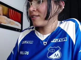 MYOMINIX's Live Sex Cam Show