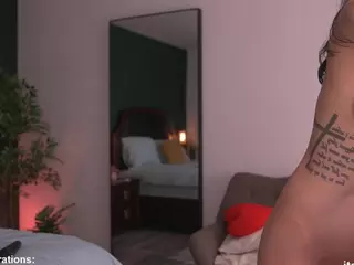 AlyonaqueenX's Live Sex Cam Show