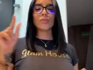 AntonellaMorelli's Live Sex Cam Show