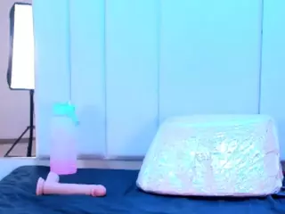 CristalBenet's Live Sex Cam Show